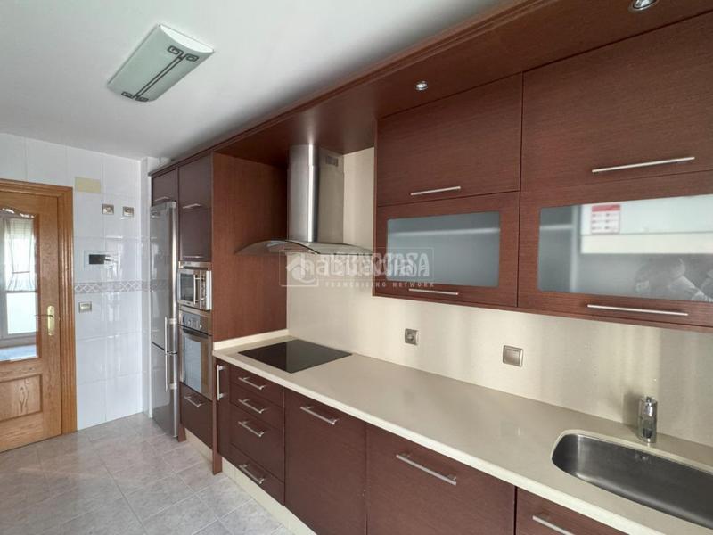 Foto b9c84d00-9e52-4a73-a171-60eefd2e58b8. Piso  en venta en Las Ventas León