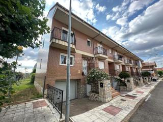 Casa aparellada  C. ribera. Casa en venta en san andrs del rabanedo