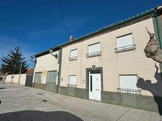 Casa aparellada  Cam. de santiago. Casa en venta en villaturiel