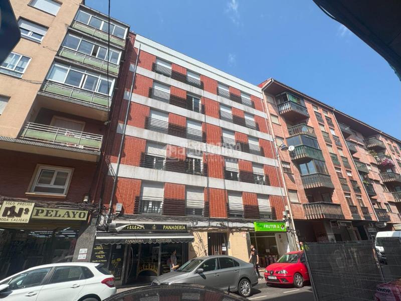 Foto 58c6330d-4d66-46c5-a70a-2f38fa31abc4. Edificio  en venta en San Mamés - La Palomera León