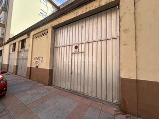 Parking voiture  C. valcarce. Boxplaza de garaje en venta en león