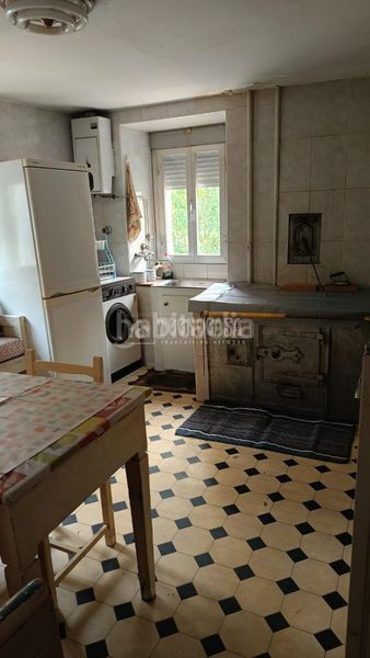 Foto 959a8b45-9386-4a9d-8d06-ea11458cd1a5. Casa amb aparcament a Murias de Paredes