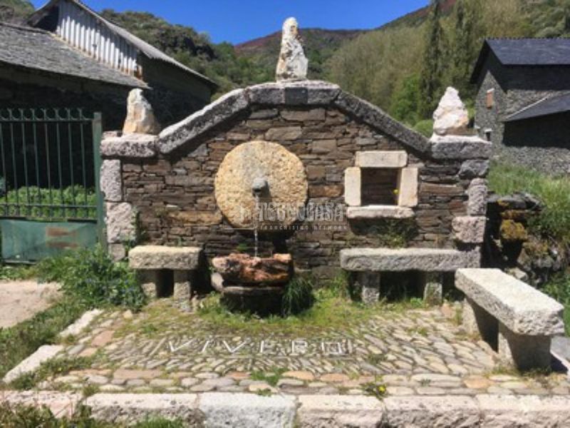 Foto ed3075d7-324d-47dc-aea6-63435f31e67b. Casa amb aparcament a Murias de Paredes