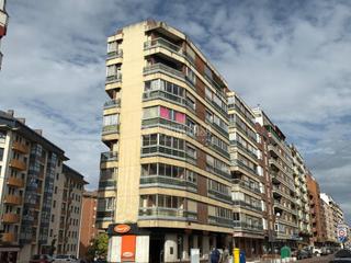 Pis  Av del padre isla. Piso en venta en león
