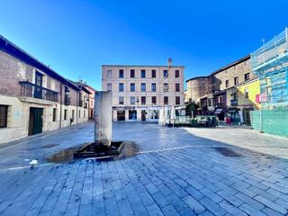 Pis  Plaza de puerta obispo. Piso en venta en león