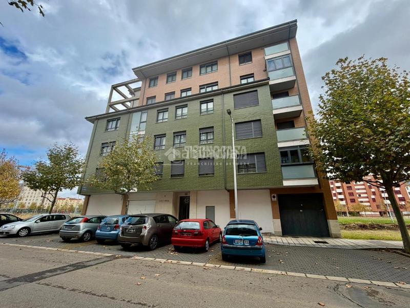 Foto 413fa215-4ac0-44e0-a7d5-0c2df9b528ea. Etagenwohnung mit heizung parking in La Lastra León