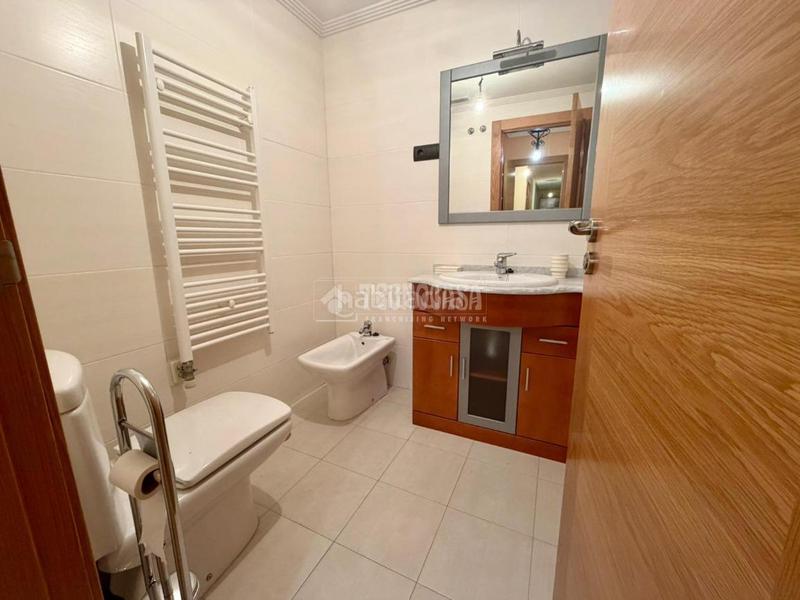 Foto c1c6efd8-8dc7-4e4c-a47f-c6ff23bcdc68. Etagenwohnung mit heizung parking in La Lastra León