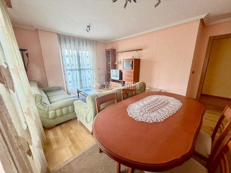 Foto eed0e7c4-3d1c-4579-842c-badce3bcd8e3. Etagenwohnung mit heizung parking in La Lastra León