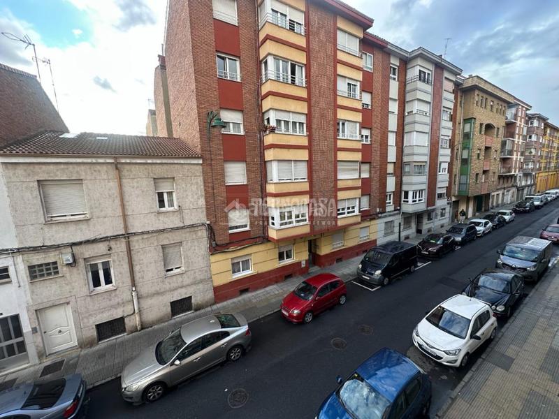 Foto 41ba43d8-20d3-42e4-b802-d444263075b9. Appartamento con riscaldamento in Crucero León