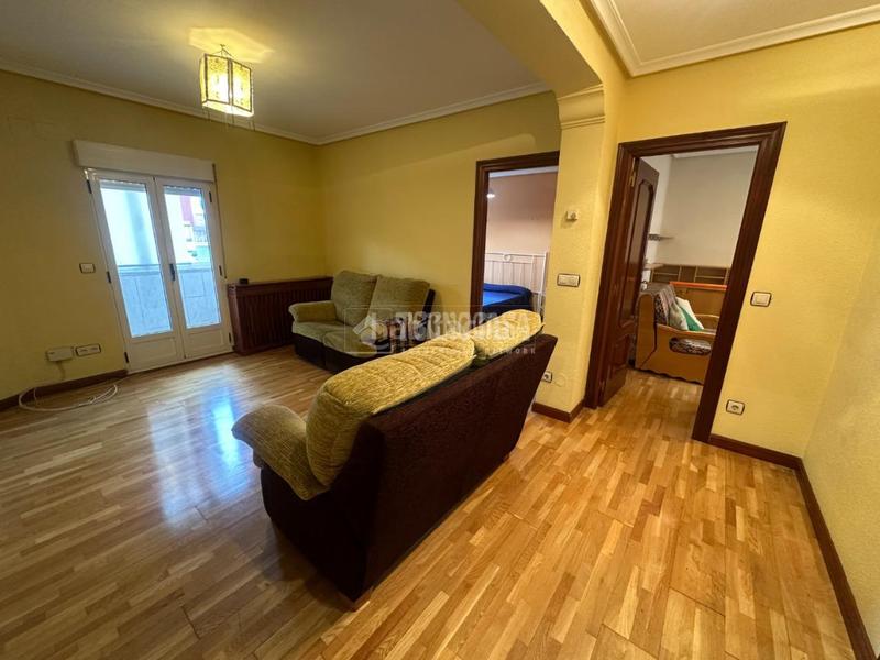 Foto 3733148b-6b75-4ed6-b5fb-5ebf6a3f0bd1. Flat with parking in Crucero León