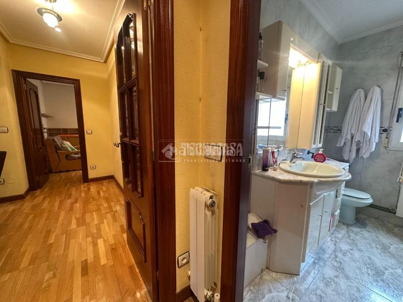 Foto 445ea34b-22a0-48f8-94f5-c622dd09a243. Flat with parking in Crucero León