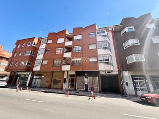 Location Appartement  C. maestro nicolás. Piso en alquiler en león