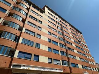 Pis  C. vega de infanzones. Piso en venta en len
