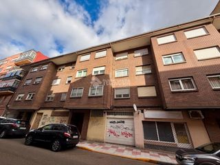 Piso  C. del obispo almarcha. Piso en venta en le�n