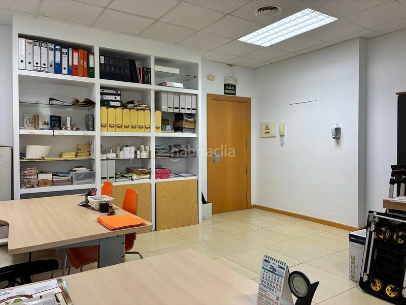 Foto 88bd4c6b-34d2-46ad-9571-25e2a92b8b8a. Ufficio in colores - entreparques Sevilla