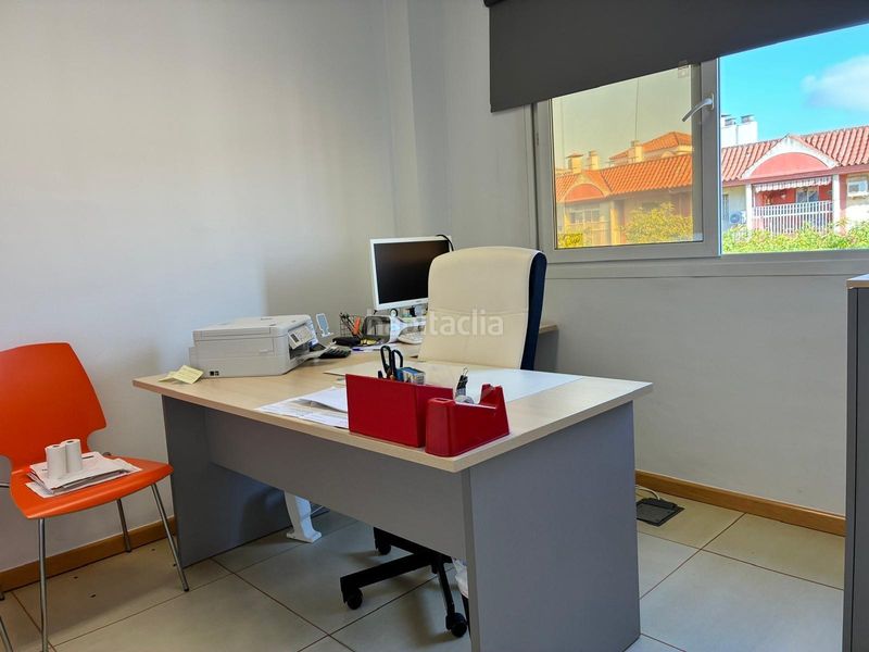 Foto 93486d79-f817-4032-84fe-5934d62319a6. Ufficio in colores - entreparques Sevilla