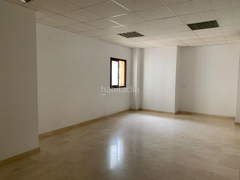 Foto 5bf0f26d-791d-479d-b0d9-3be356bb08fb. Oficina a colores - entreparques Sevilla
