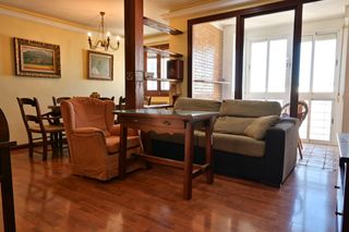 Flat in Cruz Roja. Piso en venta de renta libre de tres dormitorios, zona santa mar