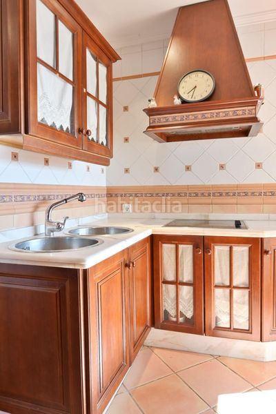 Foto c394ce66-7416-420b-bee0-753b16cb7718. Pis a Cruz Roja Sevilla