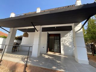 Chalet en Oromana. Bonita casa en venta en la ur. campo alegre de alcal� de guadair