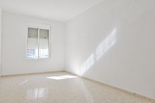 Casa adosada en Cantillana. Casa en venta en cantillana, sevilla
