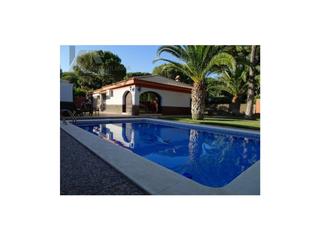 Maison à Carmona. Chalet independiente de una planta, en venta en urbanización pin