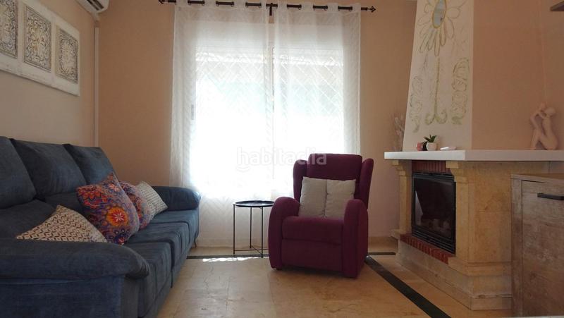 Foto be342a70-3eee-47c8-8bb1-3d12469e9e5c. Casa a schiera in colores - entreparques Sevilla