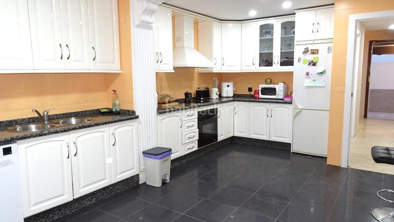 Foto f688577a-981c-4c47-9474-5b1089593f95. Casa a schiera in colores - entreparques Sevilla