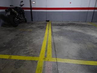 Aparcament cotxe a Urbadiez - Entrepuentes. Venta dos plazas de aparcamientos juntas  en alcalde luis de