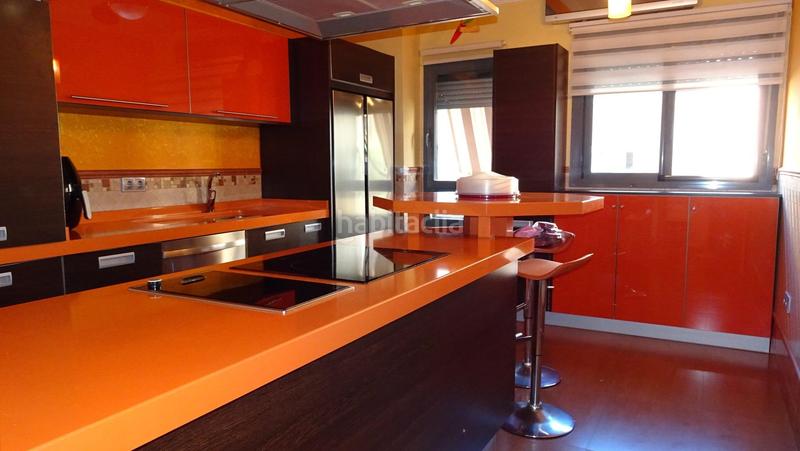 Foto 026f9bf1-f6ff-4e2e-9d21-267e1df04e61. Rent flat with parking in colores - entreparques Sevilla