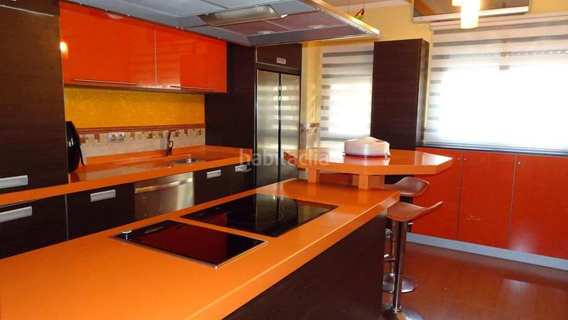 Foto 82714cd3-36b6-4d92-909f-9a27484d31c5. Rent flat with parking in colores - entreparques Sevilla