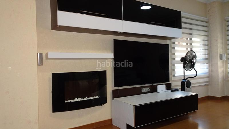 Foto c248c8ba-559f-4117-9414-c36c9a10e67a. Rent flat with parking in colores - entreparques Sevilla