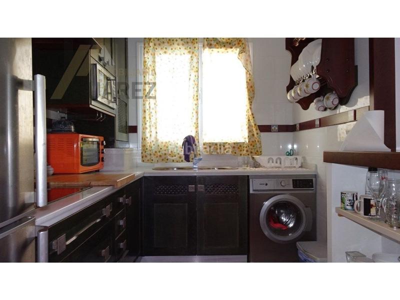 Foto b1e6de09-065f-4678-8ffc-bfab1d3bf5e8. Appartamento con parcheggio in colores - entreparques Sevilla