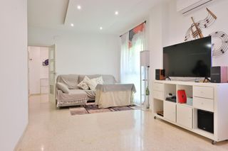 Etagenwohnung in Colores -  Entreparques. Piso en sevilla este en venta zona emilio lemos
