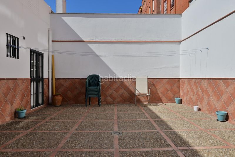 Foto ab0bc53a-743c-4c60-ba94-0698bdb1972a. Casa adossada amb piscina a colores - entreparques Sevilla