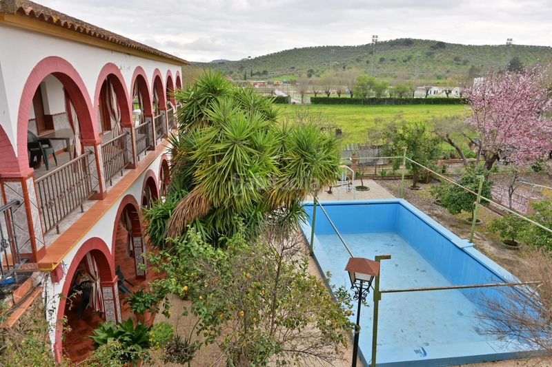 Foto 8d0b31dd-081d-40ec-ac11-b63637a1a49a. Masia amb aparcament piscina a Navas de la Concepción (Las)