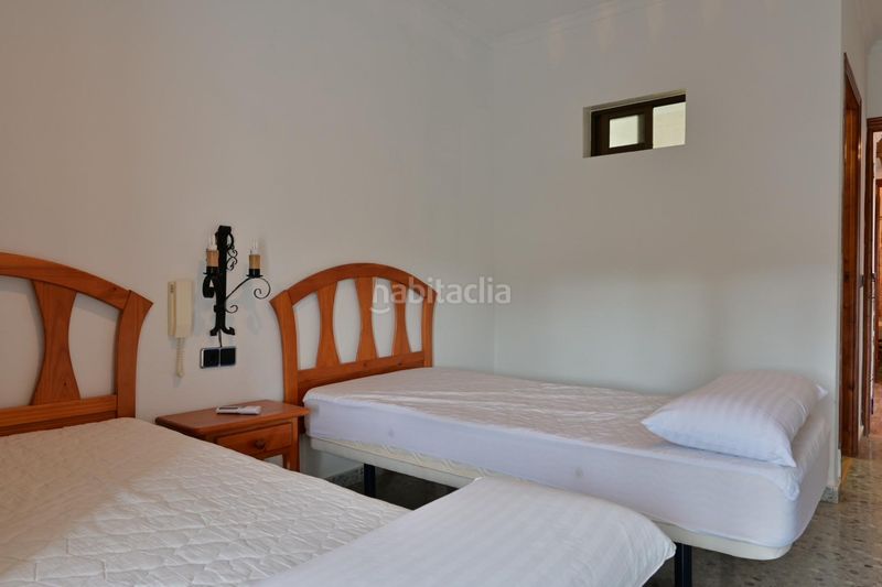 Foto a4308afa-edf8-4ab0-9bd3-2fc7ca880482. Masia amb aparcament piscina a Navas de la Concepción (Las)