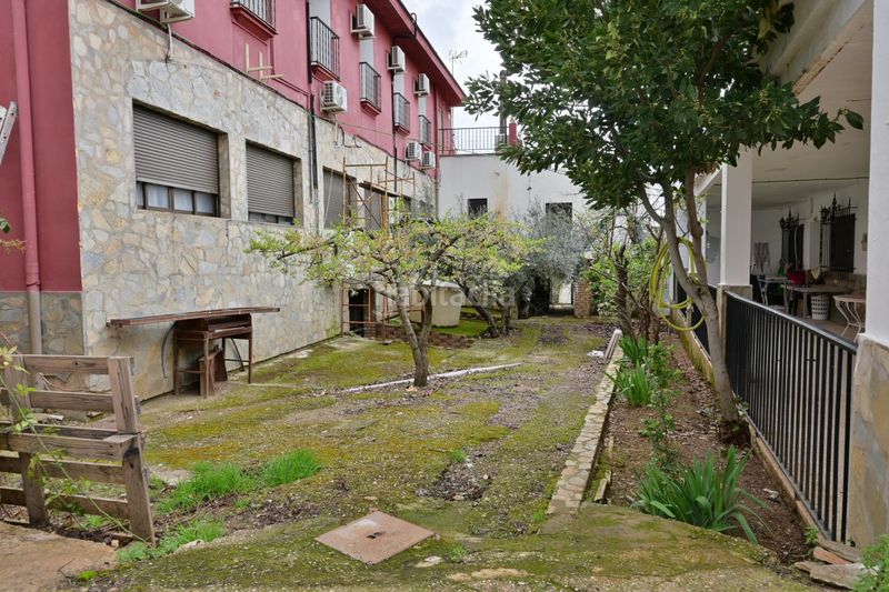 Foto f052216b-e28b-4d6c-85ef-771001f93b63. Masia amb aparcament piscina a Navas de la Concepción (Las)