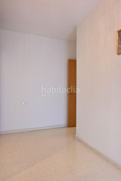 Foto 195541bd-112f-48d0-a7f8-dbb8d5f67ce3. Pis amb aparcament a Palmete Sevilla