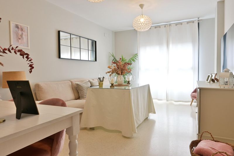 Foto 20a656a3-7fb6-452b-956b-01b7332782c6. Pis amb aparcament a Palmete Sevilla