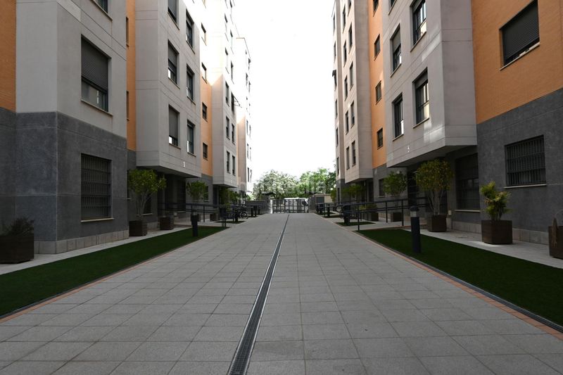 Foto 7987321d-810e-4148-bc2d-e1442ee109b5. Pis amb aparcament a Palmete Sevilla