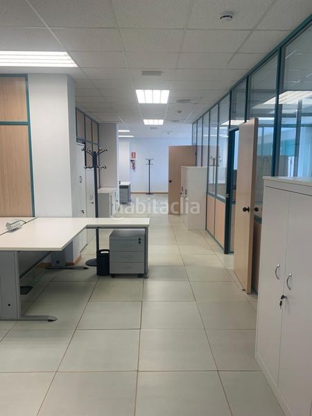 Foto ffb54df2-e476-4617-b4ad-85ab7830c97f. Ufficio con parcheggio in colores - entreparques Sevilla
