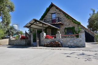 Casa a Bodonal de la Sierra. Finca rústica dedicada al turismo rural