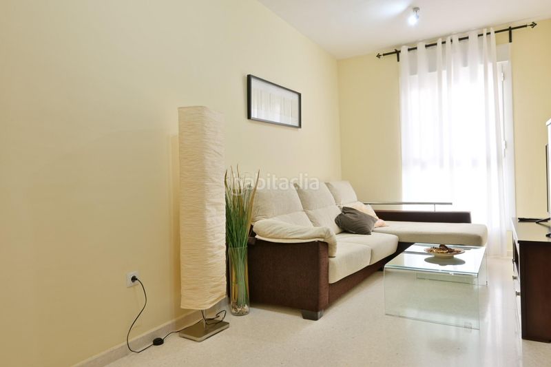 Foto bb6a7835-f6ed-4953-ba99-fa35d0e2eeef. Location appartement avec parking dans colores - entreparques Sevilla