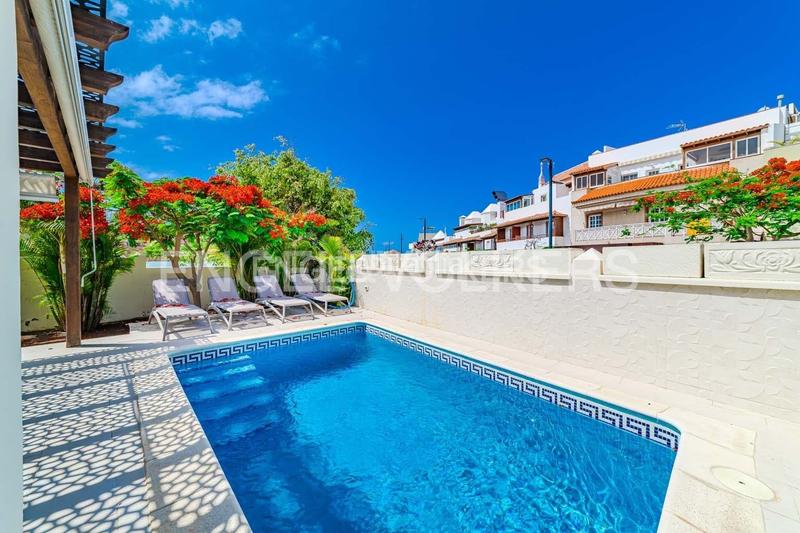 Foto 0288ba36-f673-4bed-a965-7a28d78b6d76. Casa en La Caleta Adeje