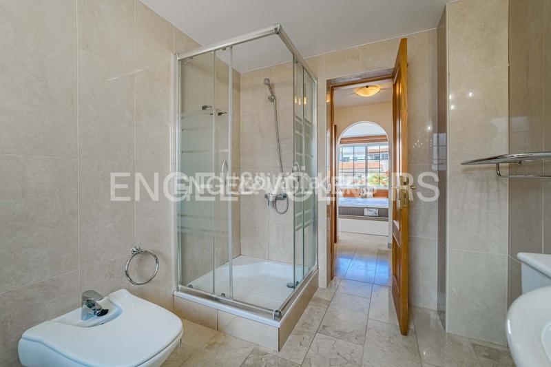 Foto e5db31ca-0350-4f16-9d13-3df1be144b81. Haus mit parking pool in La Caleta Adeje