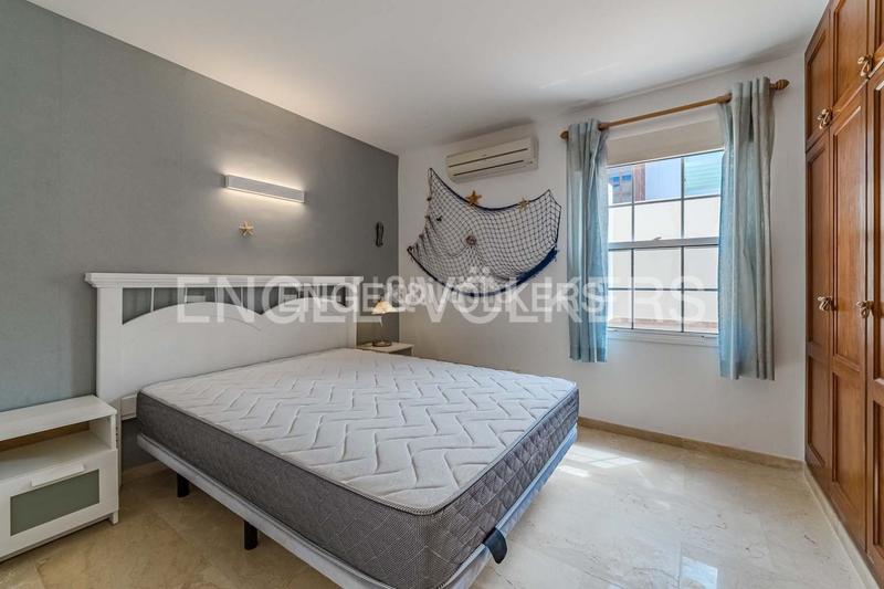 Foto dc881f9a-fd26-4a26-a142-c81e5328f24d. House with parking pool in La Caleta Adeje