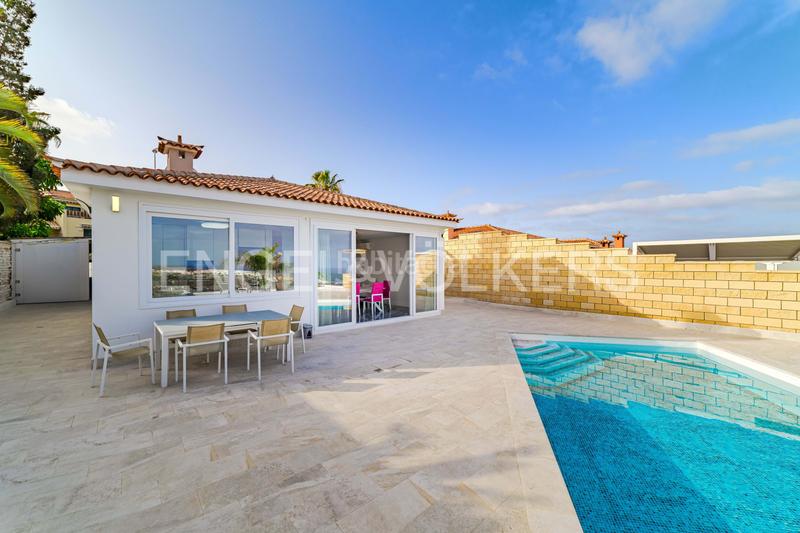 Foto 5e9087fe-8769-465e-a939-958c24310f9e. Casa amb piscina a Playa del Duque Adeje