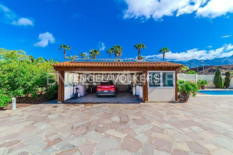 Foto 002b22a2-0a57-4099-b6eb-cead784c4769. House with parking pool in La Caleta Adeje