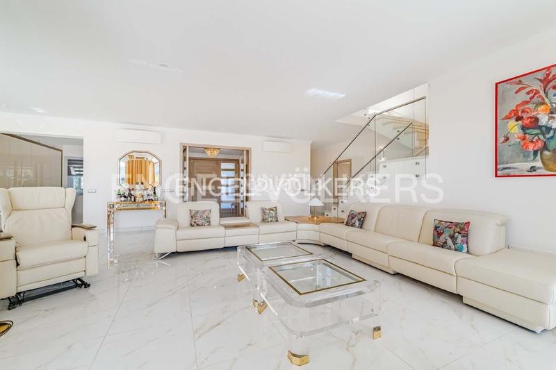 Foto 3637db39-a2f4-4c41-8cad-2d2b0ac2db5a. House with parking pool in La Caleta Adeje